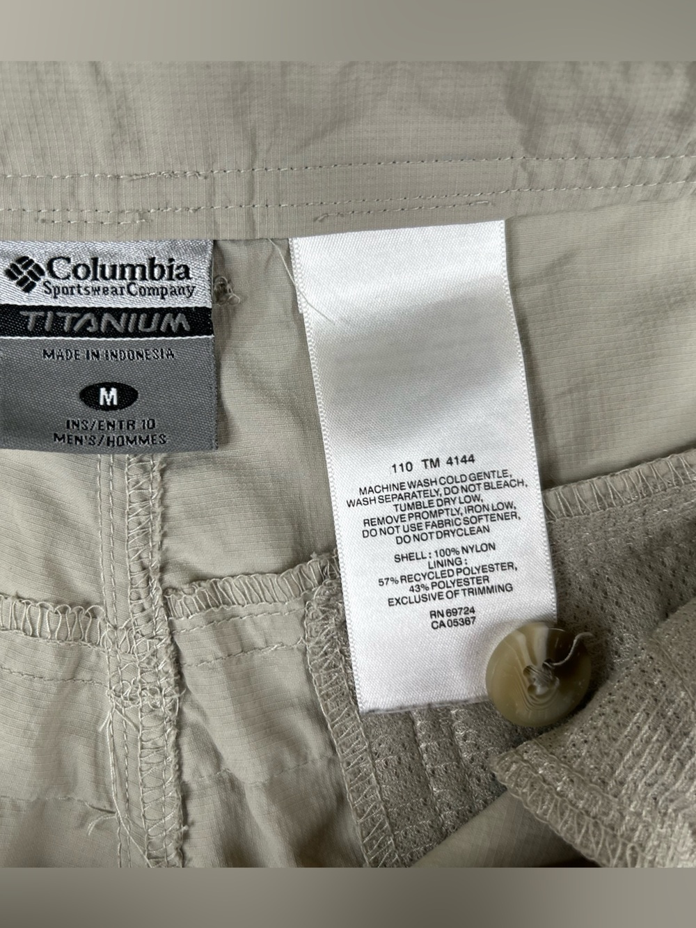 Columbia Titanium Mens Cargo Shorts M Khaki Tan Omni Dry Hiking Outdoor Nylon - Picture 3 of 10